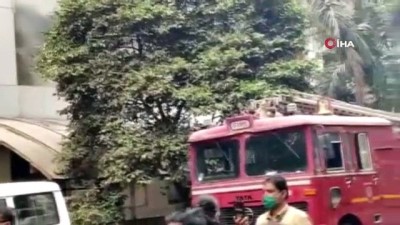  - Hindistan'da korona hastalarının kaldığı hastanede yangın: 10 ölü