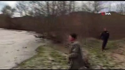 av kopegi -  Simav Çayı'nda mahsur kalan köpek kurtarıldı Videosu