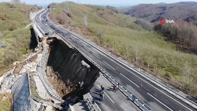  Düzce-Zonguldak yolu çöktü