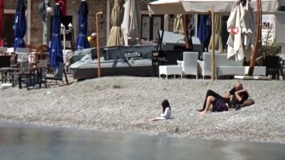 icmeler -  Bodrum’da 3 bin 150 lira cezayı göze alıp denizde girdiler, balık tuttular Videosu