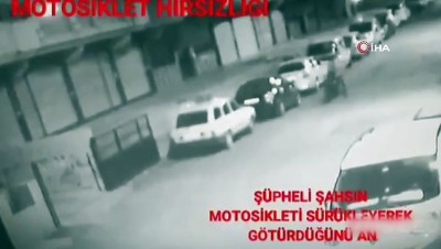  Motosiklet hırsızlığı güvenlik kamerasında