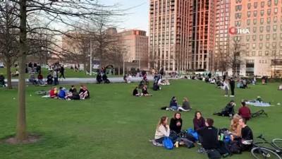  - Londra'da halk park ve bahçelere akın etti