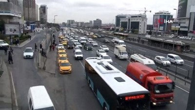 toplu tasima -  Mega kent, yeni haftaya trafik yoğunluğu ile başladı Videosu