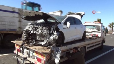  Şanlıurfa’da otomobiller kafa kafaya çarpıştı: 6 yaralı