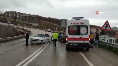 karya -  Yağış beraberinde kaza getirdi: 3 yaralı Videosu