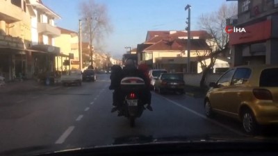 amator kamera -  4 kişilik ailenin motosikletle tehlikeli yolcuğu korkuttu Videosu