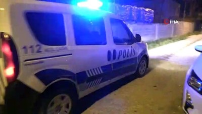  Adana’da bir kişi ağabeyinin kamyonetini kundakladı