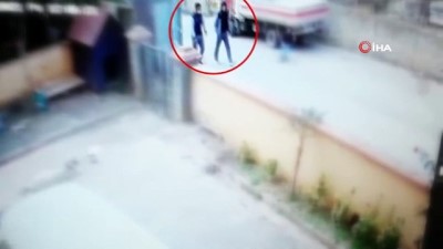 kamera kaydi -  Ataşehir’de pes dedirten hırsızlık: Önce anahtarı sonra otomobili çaldı Videosu
