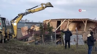 kacak yapi -  Büyükçekmece’de içme suyu havzasına yapılan kaçak yapılar yıkıldı Videosu