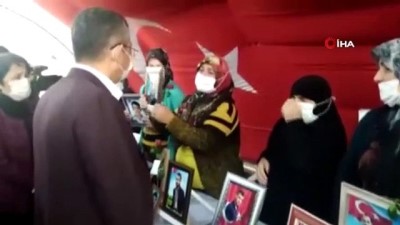 isaf -  CHP heyetine evlat nöbetindeki ailelerden soğuk duş Videosu