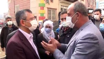 DİYARBAKIR - Evlat nöbeti tutan ailelerden CHP'li heyete 'HDP'den desteğinizi çekin' çağrısı