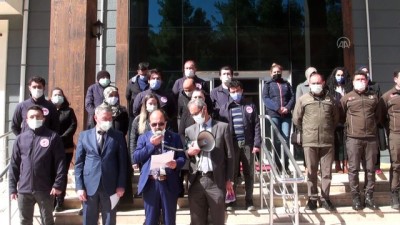 besi ciftligi - MANİSA - Darbedildiği iddiasıyla şikayette bulunan veteriner hekime destek açıklaması Videosu