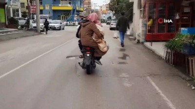 tehlikeli yolculuk -  Elektrikli motosiklette tehlikeli yolculuk kamerada Videosu