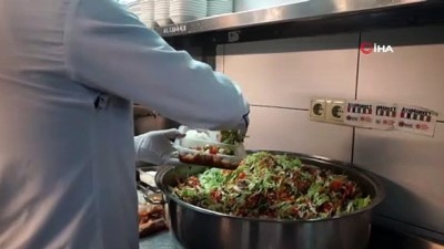 saglikli hayat -  Atakum’dan 8 bin 854 kişiye sıcak yemek desteği Videosu