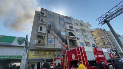 saglik gorevlisi - Mersin'de 5 katlı apartmanda çıkan yangın kontrol altına alındı Videosu
