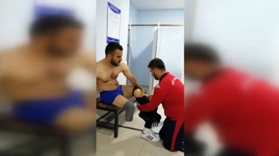 engelli sporcular - SİİRT - Bedensel engelli iki genç birbirilerine 'el ve ayak' oldu (2) Videosu