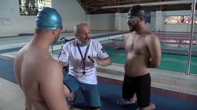 engelli sporcular - SİİRT - Bedensel engelli iki genç birbirilerine 'el ve ayak' oldu Videosu