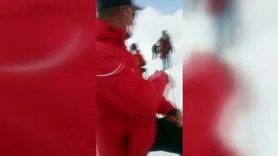 kuyular - KAHRAMANMARAŞ - Yedikuyular Kayak Merkezi'nde kaybolan 9 kişilik tatilci grubun yardımına JAK timi koştu Videosu