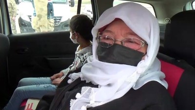 cicekli - BİTLİS - Ahlat'ta jandarmadan kadınlara çiçekli kutlama Videosu