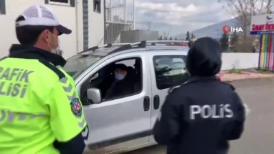 kadin surucu -  - Kadın sürücülerin ceza korkusu çiçekle son buldu Videosu