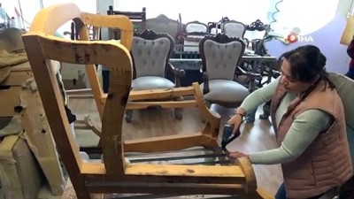 er kadin -  - Kadın usta, 21 yıldır mobilya döşemeciliği yapıyor Videosu