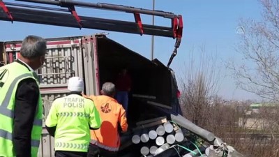 karya - SAKARYA - Anadolu Otoyolu Sakarya gişelerinde devrilen tır ulaşımı aksattı Videosu