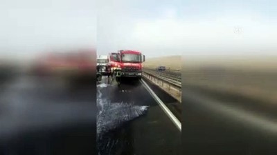 yolcu otobusu - ŞANLIURFA - Seyir halindeki yolcu otobüsü yandı Videosu