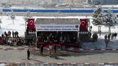 AĞRI - Kahraman komandolar Türk bayrakları ve dualarla Ağrı'dan Suriye'ye uğurlandı (3)
