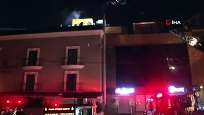saglik ekibi -  Ataşehir’de korkutan otel yangını Videosu