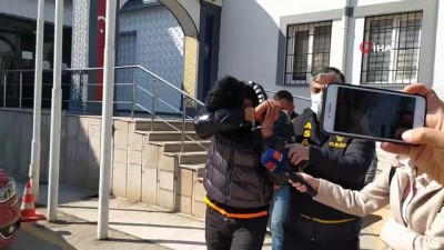 kadinlar gunu -  Bursa'da kadınlar gününde kız arkadaşını sokak ortasında darp eden genç adliyeye sevk edildi
- Kız arkadaşa şiddet kamerada
- Otomobilinden indirip böyle darp etti Videosu