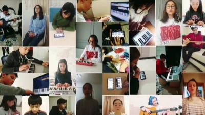 muzik ogretmeni - SAMSUN - Müzik öğretmeni öğrencilerine sanal enstrümanlarla ders veriyor Videosu