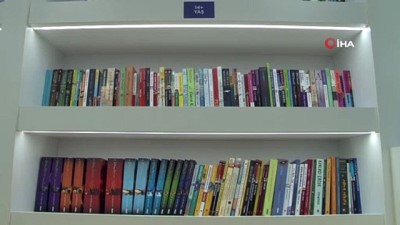  Küçükçekmece Belediyesi ‘Gezici Kütüphane’ ile vatandaşları kitapla buluşturuyor