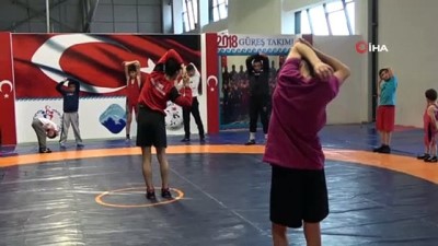 milli guresciler - Milli güreşçi Cihat’ın hedefi dünya şampiyonluğu Videosu