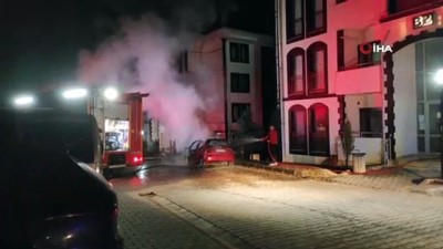  Park halindeki otomobil alev alev yandı