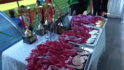 futbol takimi - Diyarbakır Büyükşehir Belediyesi Masterler Bahar Ligi kupa töreni düzenlendi Videosu