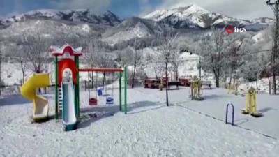 yagisli hava -  Tunceli’ye kış geri geldi, kar yağdı Videosu
