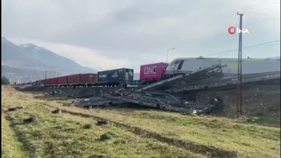 vagon -  Adana’da yük treni raydan çıktı Videosu