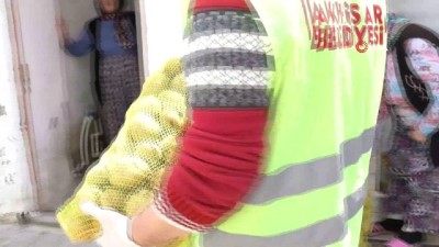 pazarci -  Akhisar Belediyesi, ihtiyaç sahiplerine ücretsiz patates dağıtıyor Videosu