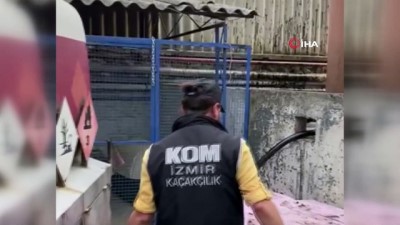  İzmir'de binlerce gümrük kaçağı ürün ve 9 bin 500 litre kaçak akaryakıt ele geçirildi