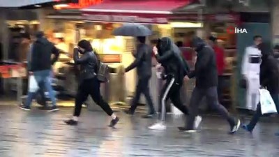 kacis -  Taksim'deki yoğunluk yağmur yağışı sonrası dağıldı Videosu