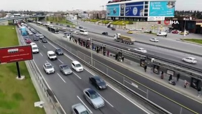  İstanbul’da toplu taşıma araçlarında yoğunluk