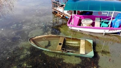 doluluk orani -  Sapanca Gölü’nde su seviyesi yükseldi, karaya oturan kayık sular altında kaldı Videosu