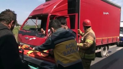  Arnavutköy’de hafriyat kamyonu ile kamyonet çarpıştı: 1 yaralı