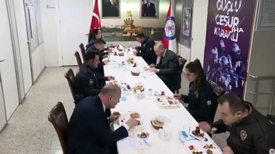  Cumhurbaşkanı Erdoğan'dan Çengelköy Polis Merkezi'ne iftar ziyareti