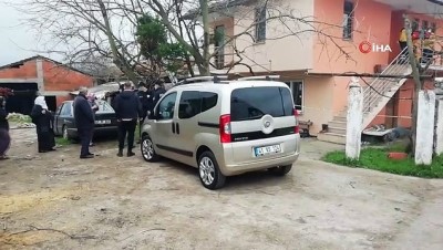 yasli adam -  Kocaeli'de dehşet...Ellerini bantladıkları yaşlı adamı bıçaklayarak öldürdüler Videosu