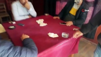  Osmaniye'de kumar oynayan 5 kişiye 25 bin lira ceza