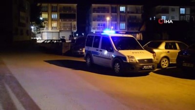 silahli saldiri -  Otomobille gelip ateş açıp kaçtılar: 1 yaralı Videosu