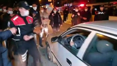 cevik kuvvet -  Polislerden sürücülere tatlı sürprizi Videosu