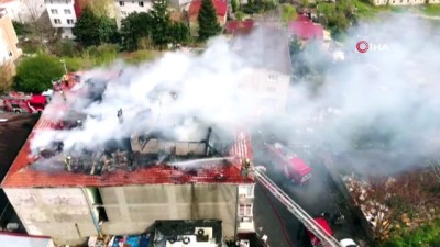  Sarıyer'de catering şirketinin çatı katı alev alev yandı