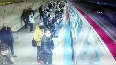 tablet bilgisayar -  İstanbul’da hırsızlık için çocukları kullanan “toplu taşıma çetesi” çökertildi Videosu